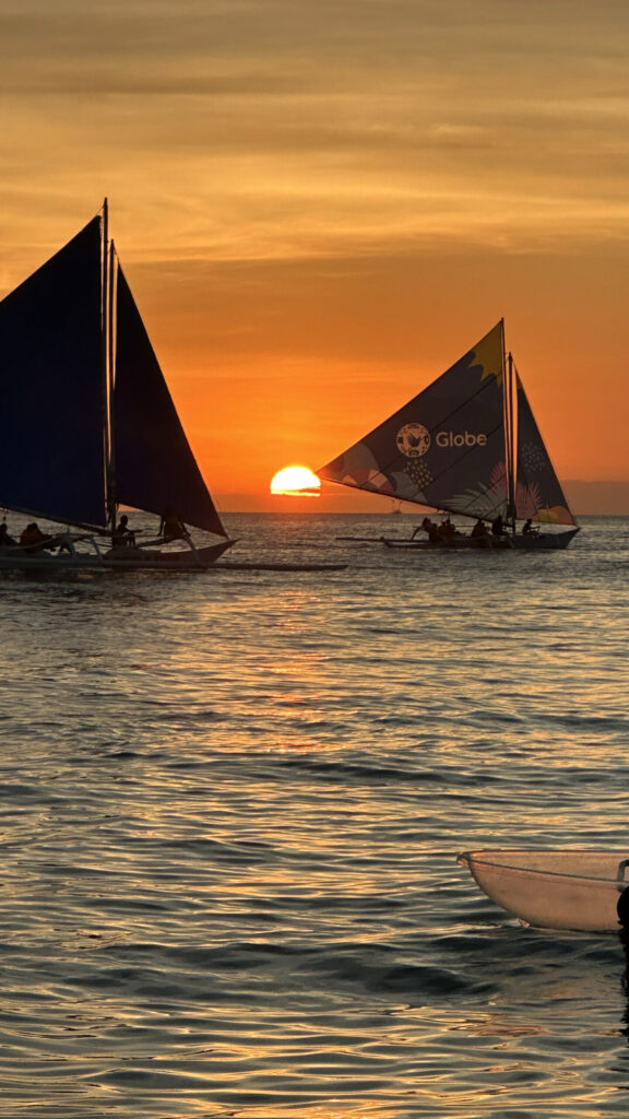 boracay-por-do-sol-veleiros